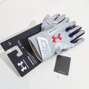 NEW Under Armour F9 Nitro Football Receiver Gloves Silver USA Size Youth Large